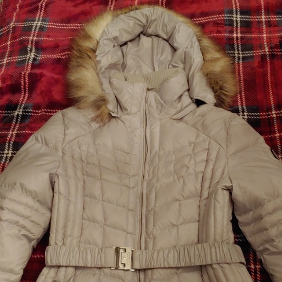 Cream Puffer Jacket with Hood and Belt - Picture 6 of 6